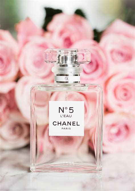 chanel no 5perfume bottle with pink roses|chanel no 5 first bottle.